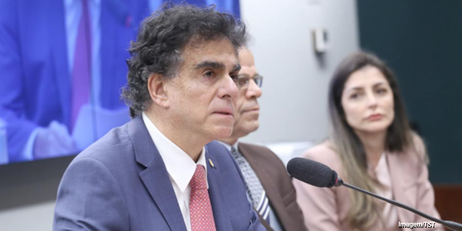 Presidente do TST, ministro Vieira de Mello Filho, durante audiência na Câmara dos Deputados sobre novas relações de trabalho. (Foto: Divulgação/TST)